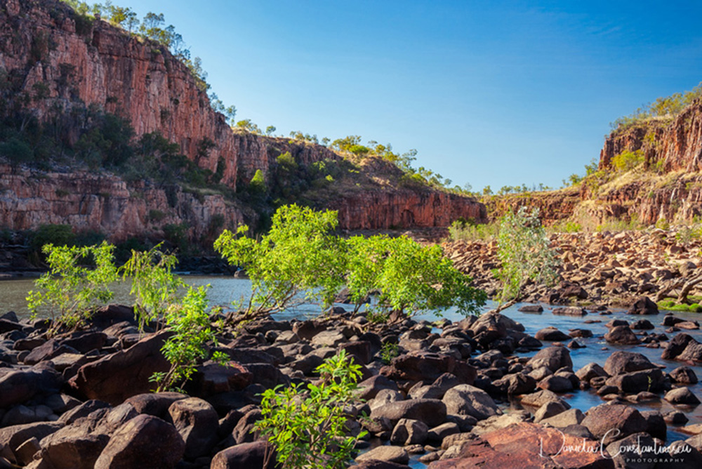 Rocks and vegetation are blocking the river at Katherine Gorge